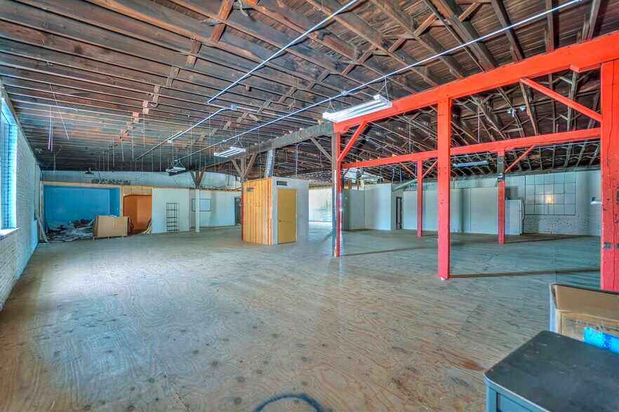 More Photos Of 409 Hupp Ave, Jackson Flex For Sale