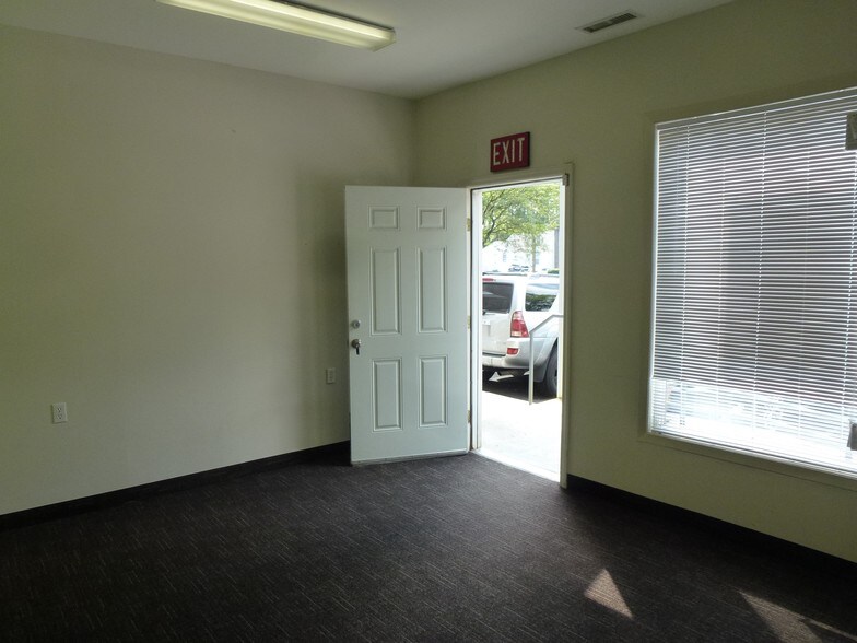 More Photos Of 99-113 Route 303, Tappan Office For Lease