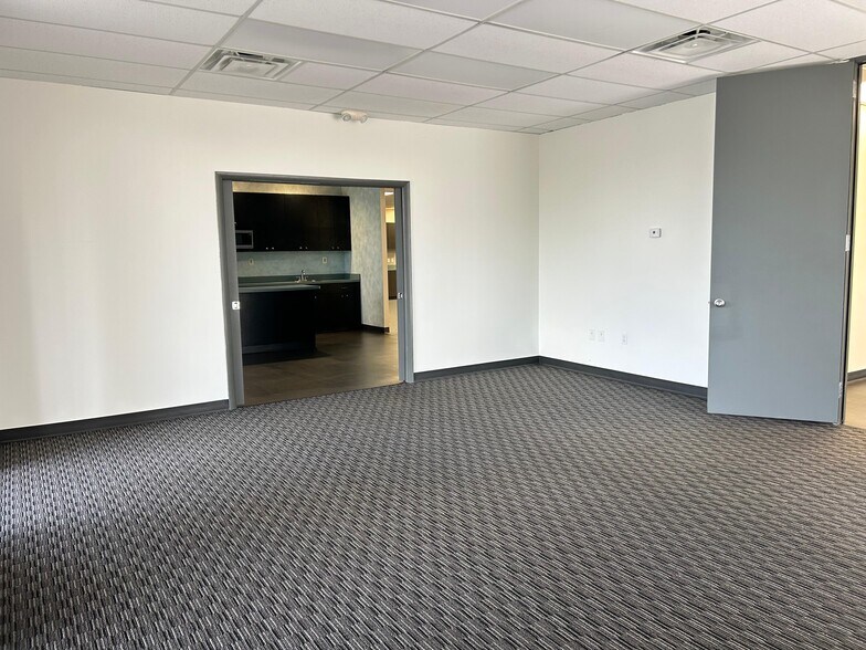 More Photos Of 6925 Lake Ellenor Dr, Orlando Unknown For Lease