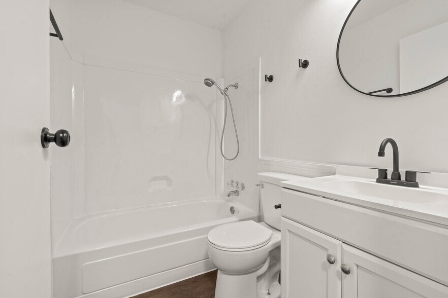 More Photos Of 701 Swan St, West Burlington Multifamily For Sale