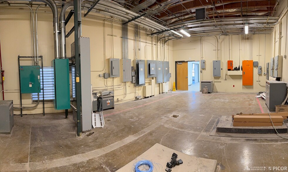 More Photos Of 2701-2731 E Elvira Rd, Tucson Research And Development For Lease