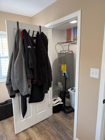 More Photos Of 4881 Pittsburgh Rd, Harrisville Light Distribution For Sale