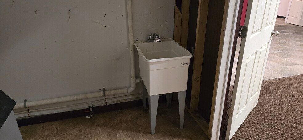 More Photos Of 371 S Route 47, Cape May Court House Warehouse For Lease