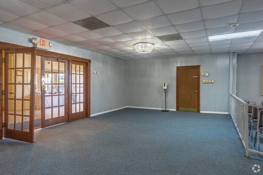 More Photos Of 322 Laurel St, La Marque Freestanding For Sale