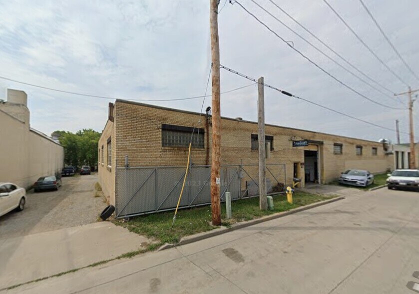Primary Photo Of 1820 Morrow St, Green Bay Industrial For Sale