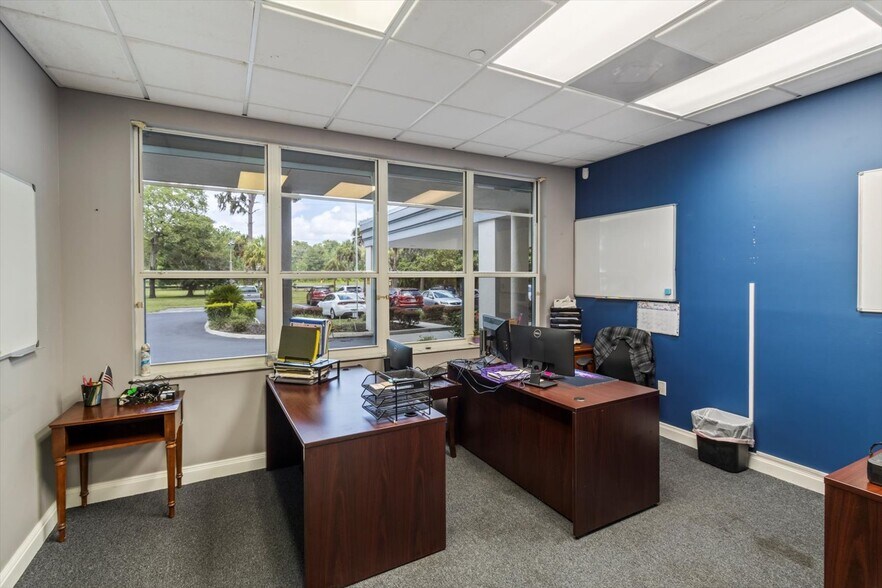 More Photos Of 268 S Suncoast Blvd, Crystal River Office For Sale