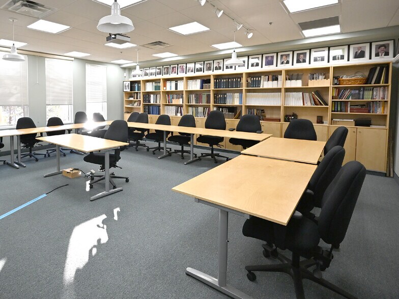 More Photos Of 46179 Westlake Dr, Sterling Office For Sale