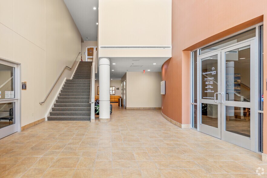 More Photos Of 2817 S Mayhill Rd, Denton Medical For Lease