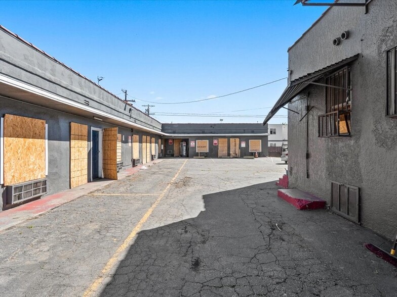More Photos Of 10914 S Figueroa St, Los Angeles Hotel For Sale
