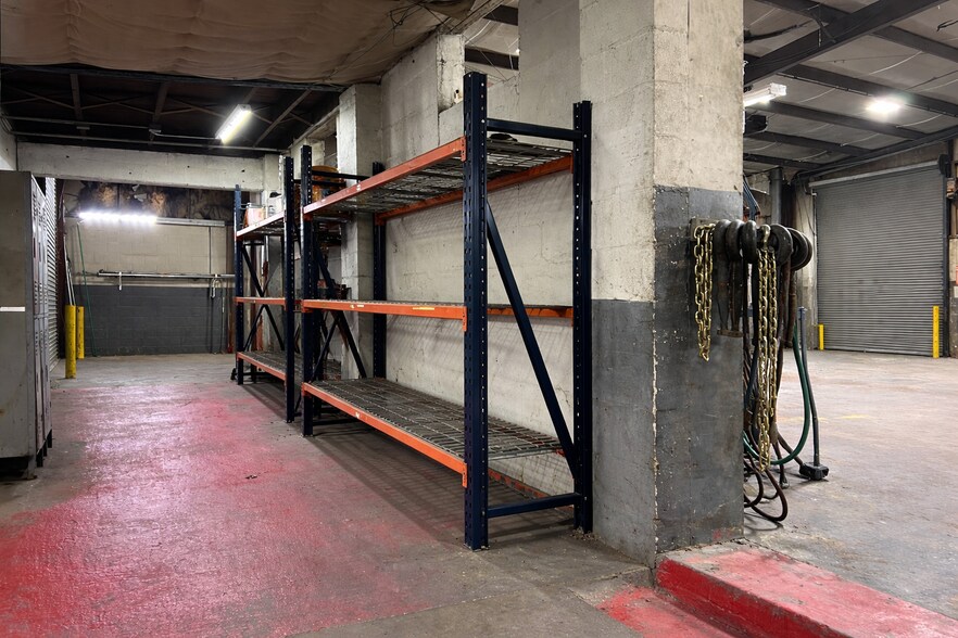 More Photos Of 432 N Royal St, Jackson Warehouse For Lease