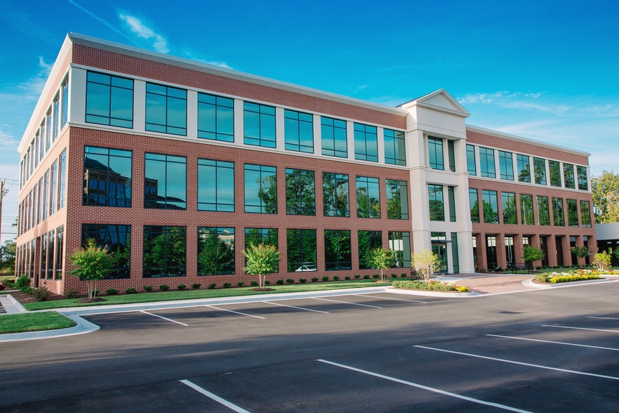 More Photos Of 272 Bendix Rd, Virginia Beach Unknown For Lease