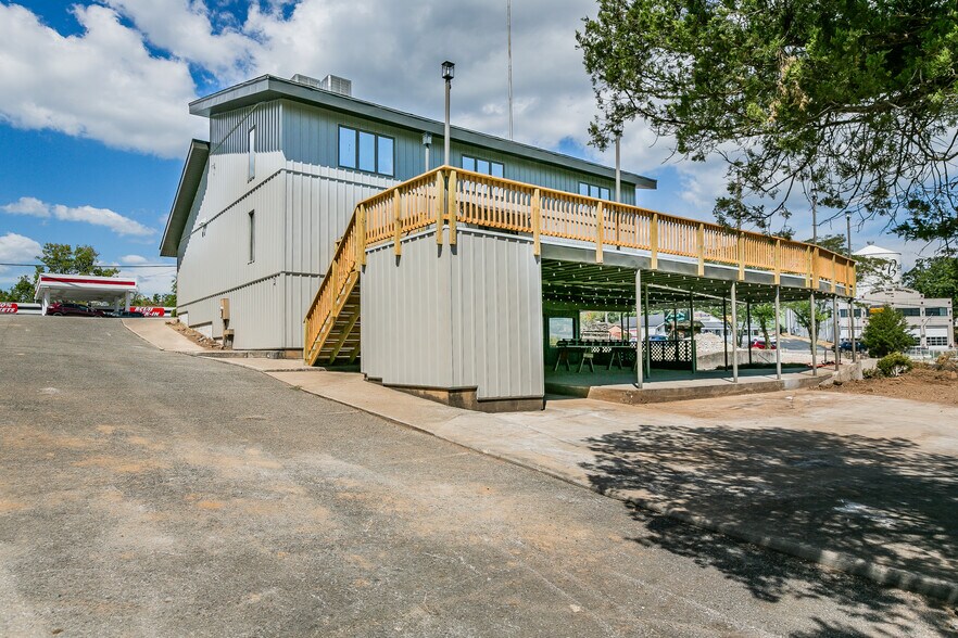 More Photos Of 1116 W Highway 76, Branson General Retail For Lease