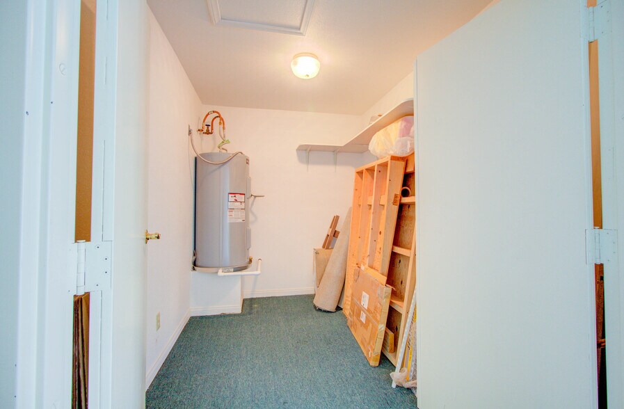 More Photos Of 1308 Wyoming St, Boulder City General Retail For Sale