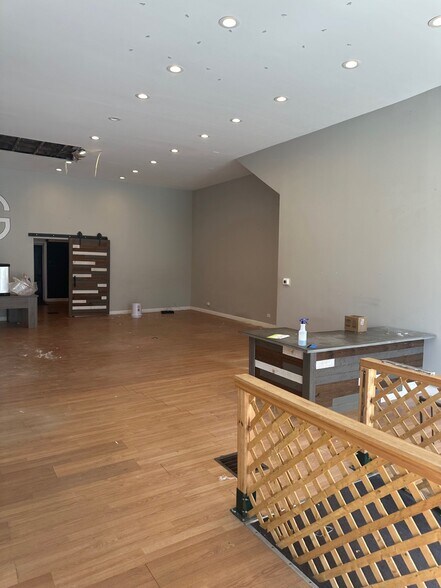 More Photos Of 3039 N Lincoln Ave, Chicago Apartments For Lease