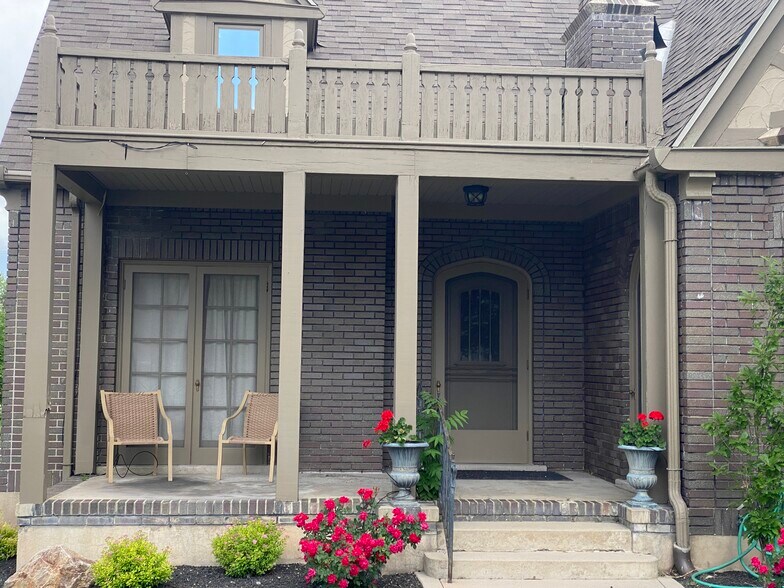More Photos Of 109 N Main St, Springville Office For Lease
