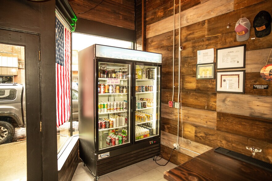 More Photos Of 152 Johnson Ave, Orofino Bar For Sale