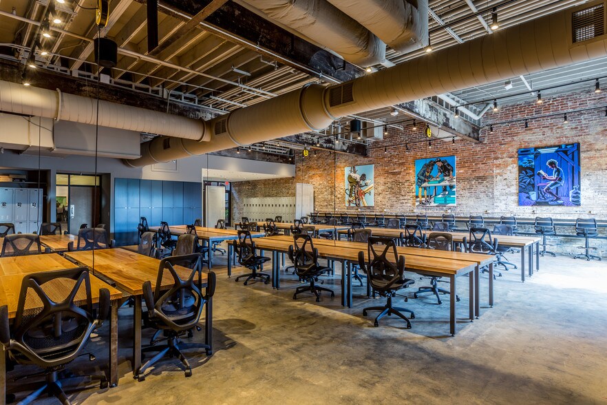 More Photos Of 500 E Davie St, Raleigh Restaurant For Lease