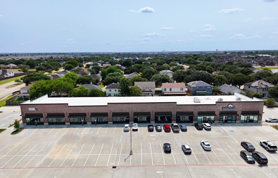 More Photos Of 5149 Reading Rd, Rosenberg Storefront For Sale