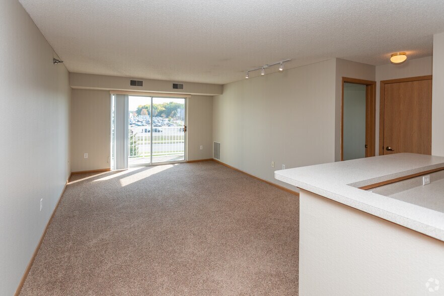 More Photos Of 9325 Garland Ave, Maple Grove Apartments For Sale