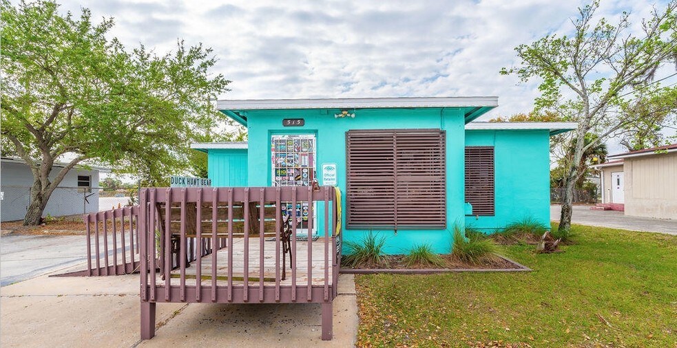 More Photos Of 515 Garden St, Titusville Freestanding For Sale