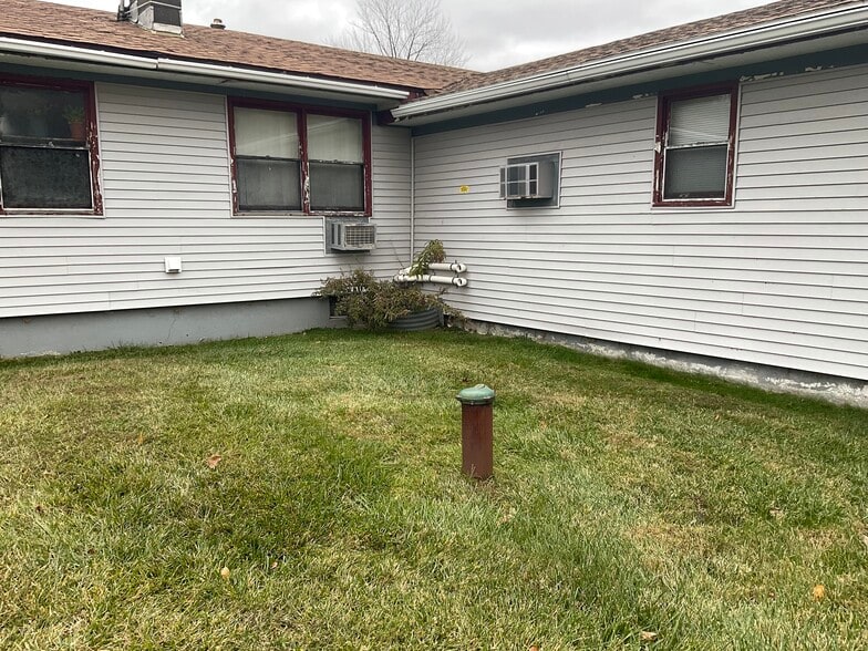 More Photos Of 42 Stockbridge Rd, West Stockbridge Hotel For Sale