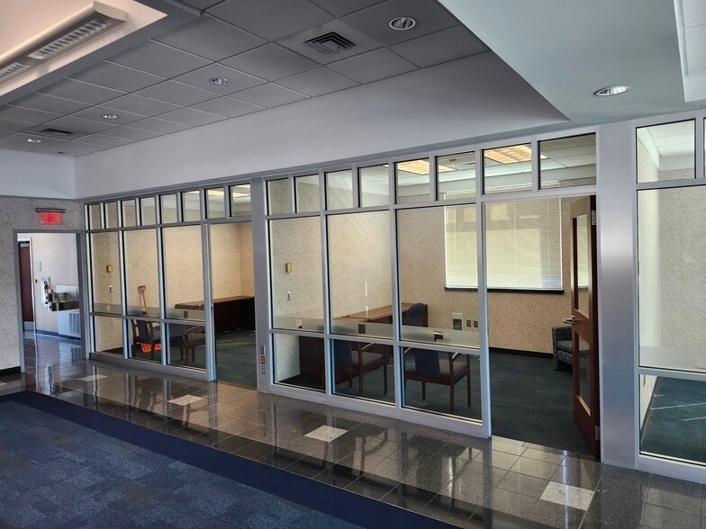 More Photos Of 1600 Sumneytown Pike, Lansdale Bank For Lease
