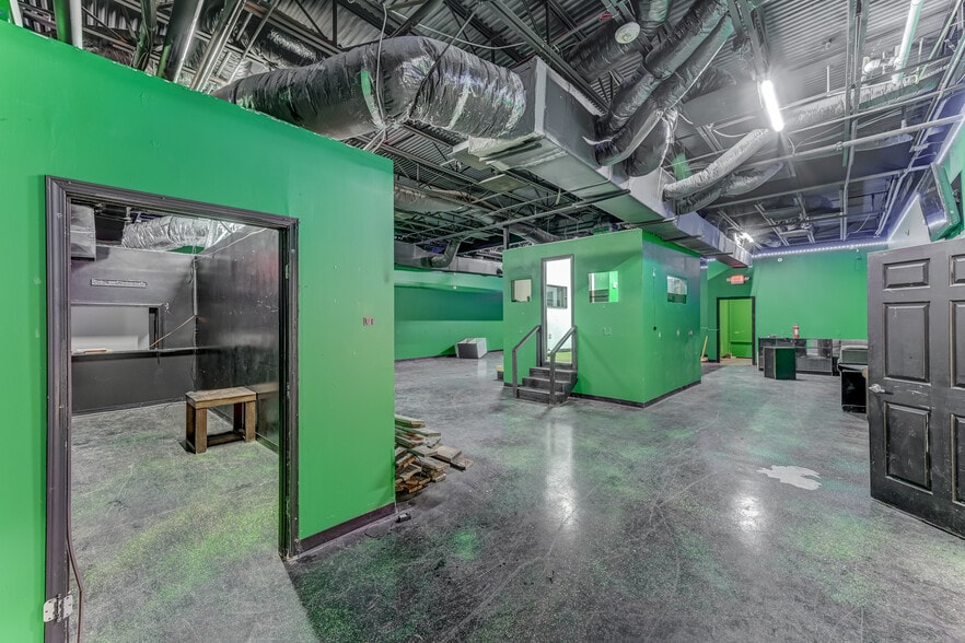 More Photos Of 324 Fm-1960 Rd, Houston General Retail For Sale