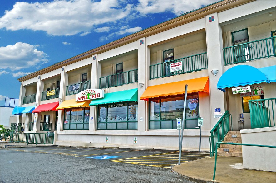 More Photos Of 1125 N King St, Honolulu Storefront Retail Office For Lease