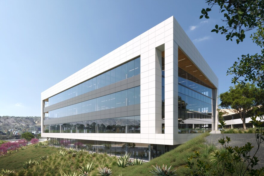 More Photos Of 10251 Vista Sorrento Pky, San Diego Research And Development For Lease