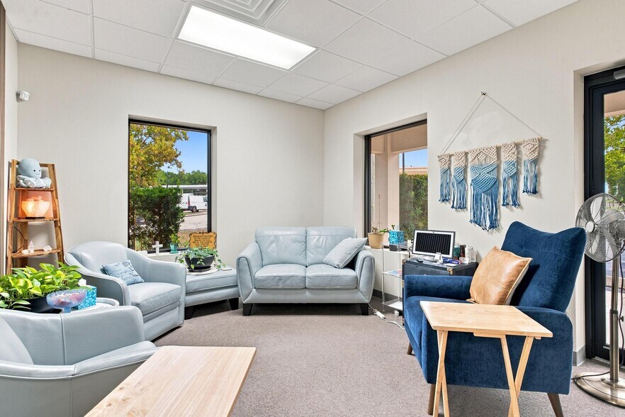 More Photos Of 375 Fennell Blvd, Lady Lake Medical For Sale