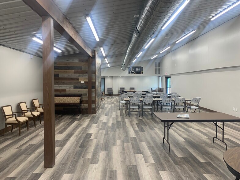 More Photos Of 4291 Manchester Ave NW, North Lawrence Office For Sale