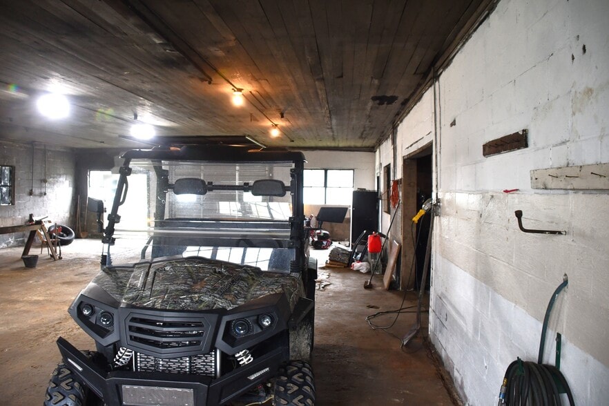 More Photos Of 17162 Shreve Run Rd, Pleasantville Manufacturing For Sale