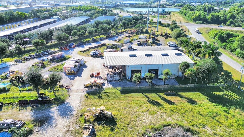 More Photos Of 16751 Old US Highway 41, Fort Myers Warehouse For Lease