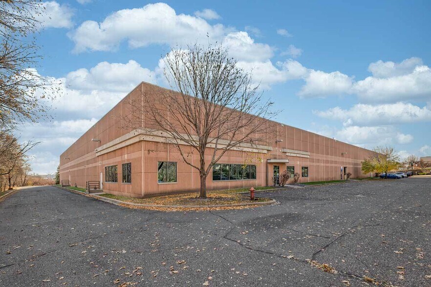 Primary Photo Of 7624 Boone Ave N, Brooklyn Park Manufacturing For Lease