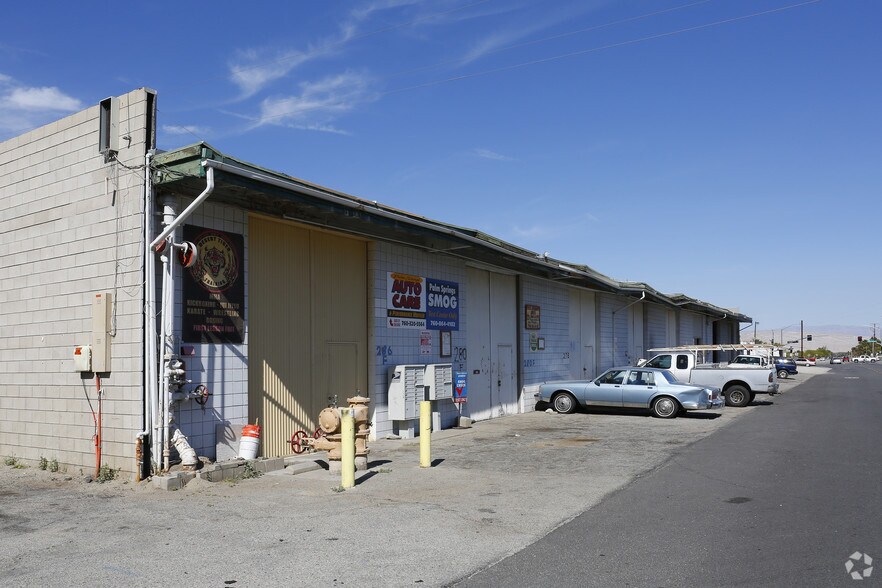 More Photos Of 188-290 W San Rafael Dr, Palm Springs Warehouse For Lease