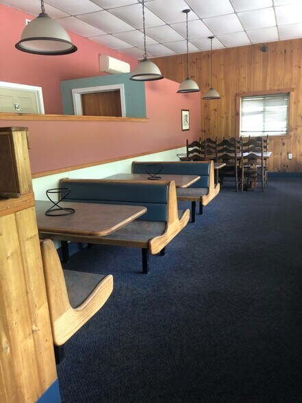 More Photos Of 129 Route 9 E, Wilmington Restaurant For Sale