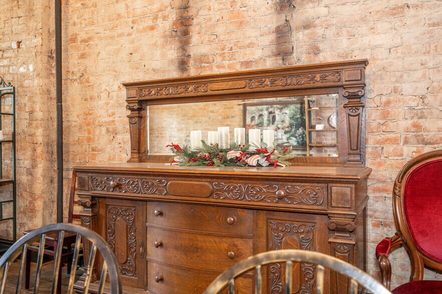 More Photos Of 2015 Madison rd, Cincinnati Storefront Retail Residential For Lease