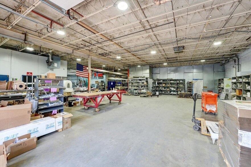 More Photos Of 1904 W Emory Rd, Powell Light Manufacturing For Sale