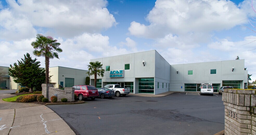 More Photos Of 3535 Del Webb Ave NE, Salem Warehouse For Lease