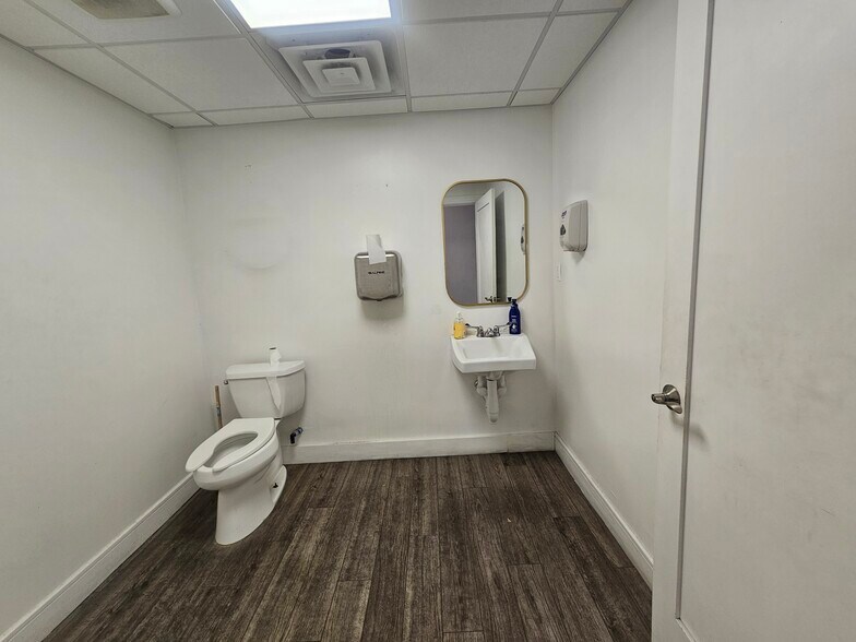 More Photos Of 1800 Great Neck Rd, Copiague Apartments For Lease