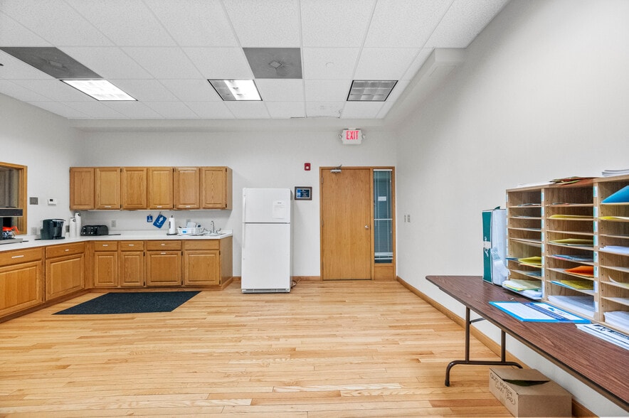 More Photos Of 19-29 Mechanic St, Worcester Office For Sale