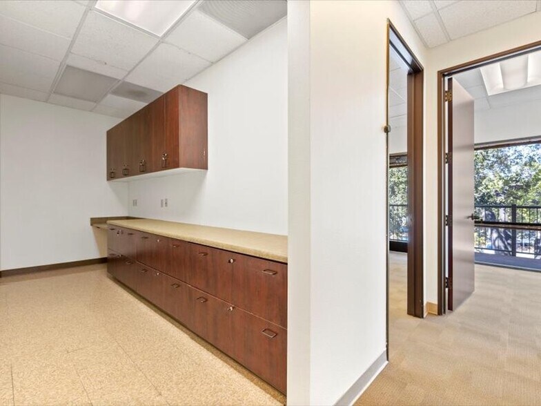 More Photos Of 10275 N De Anza Blvd, Cupertino Medical For Lease
