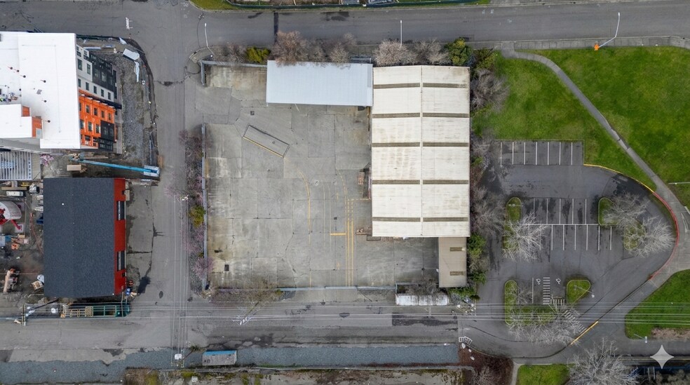 More Photos Of 1419 C St, Bellingham Warehouse For Lease