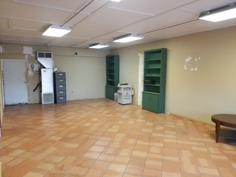 More Photos Of 3411 Recker Hwy, Winter Haven Flex For Lease