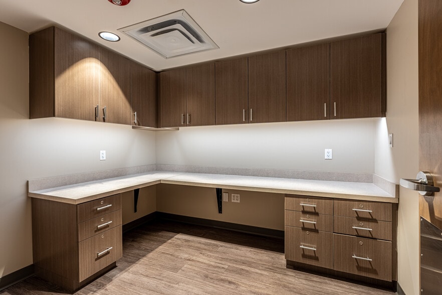 More Photos Of 1150 E Ogden Ave, Naperville Medical For Lease