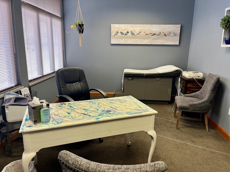 More Photos Of 1811 Wakarusa Dr, Lawrence Loft Creative Space For Lease