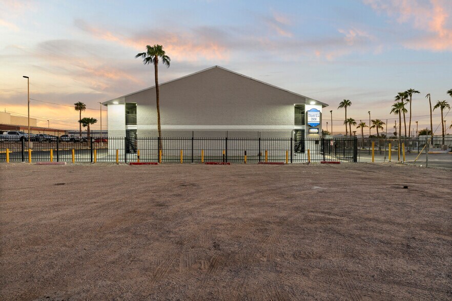 More Photos Of 4021 N 27th Ave, Phoenix Hotel For Sale