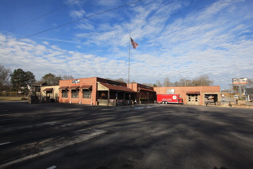 More Photos Of 217 W Elm St, Rockmart Specialty For Sale