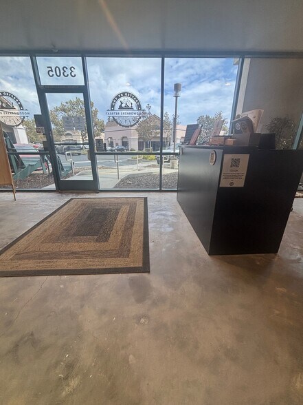 More Photos Of 3305-3311 Grande Vista Dr, Newbury Park Warehouse For Sale