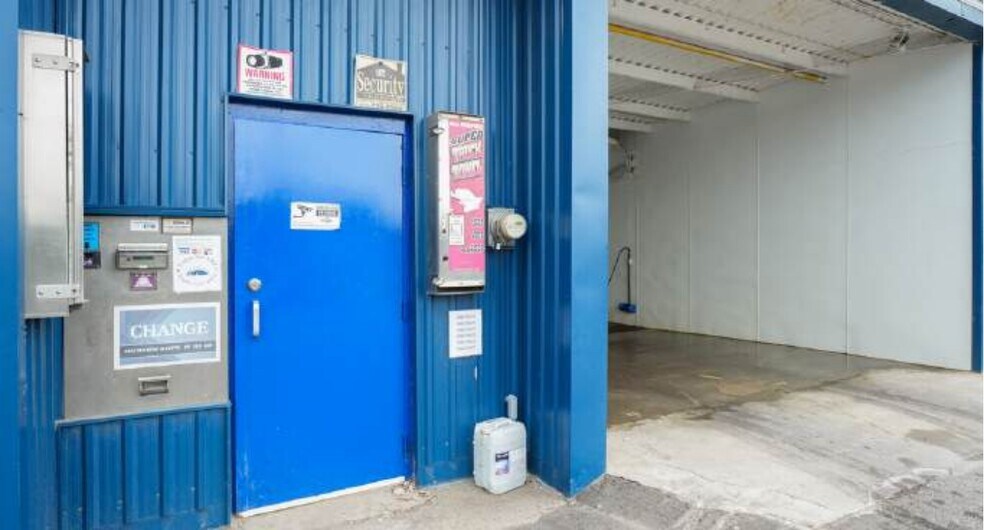 More Photos Of 641 Nelson St, Pembroke General Retail For Sale
